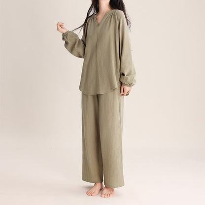 Minimalistisches Loungewear-Set aus Baumwolle mit V-Ausschnitt - image 10