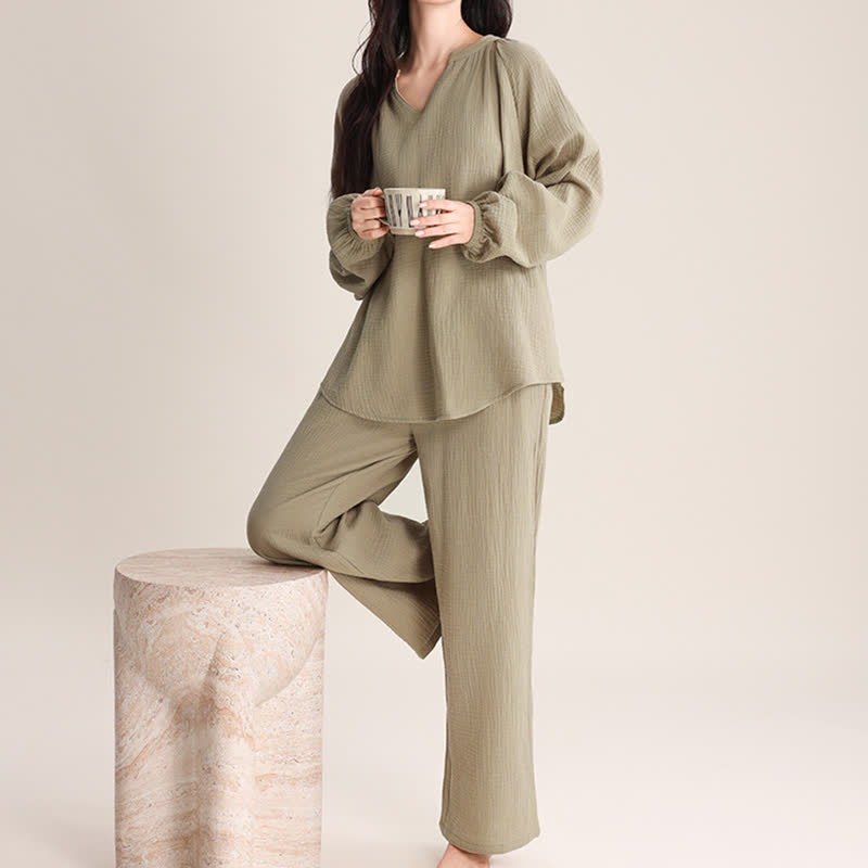 Minimalistisches Loungewear-Set aus Baumwolle mit V-Ausschnitt - image 11