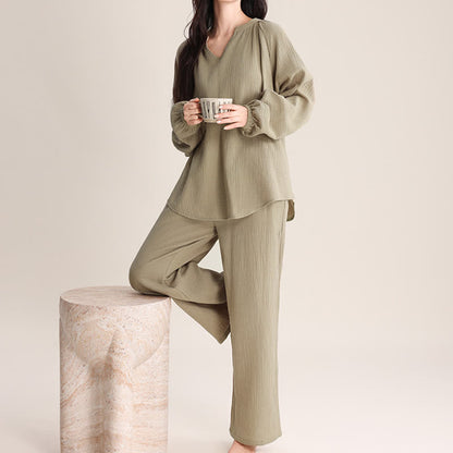 Minimalistisches Loungewear-Set aus Baumwolle mit V-Ausschnitt - image 11