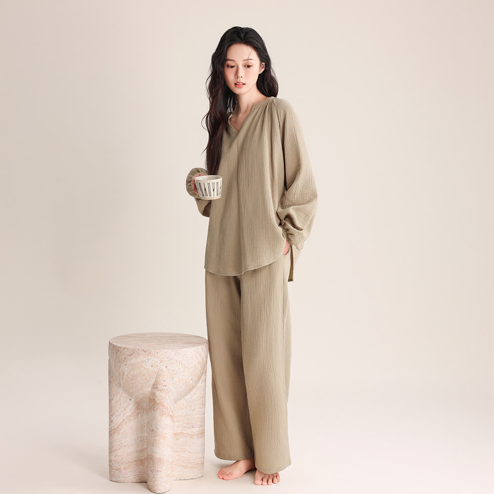Minimalistisches Loungewear-Set aus Baumwolle mit V-Ausschnitt - image 9
