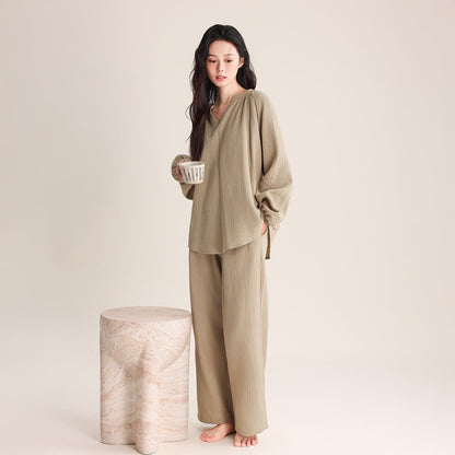 Minimalistisches Loungewear-Set aus Baumwolle mit V-Ausschnitt - image 9