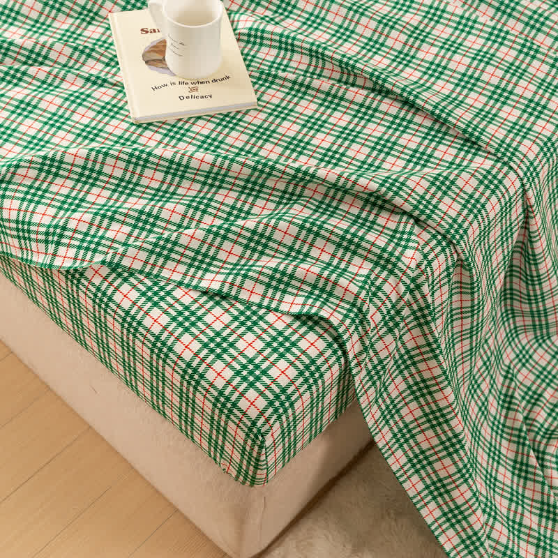 Klassisches Weihnachts-Gingham-Bettwäscheset - image 1