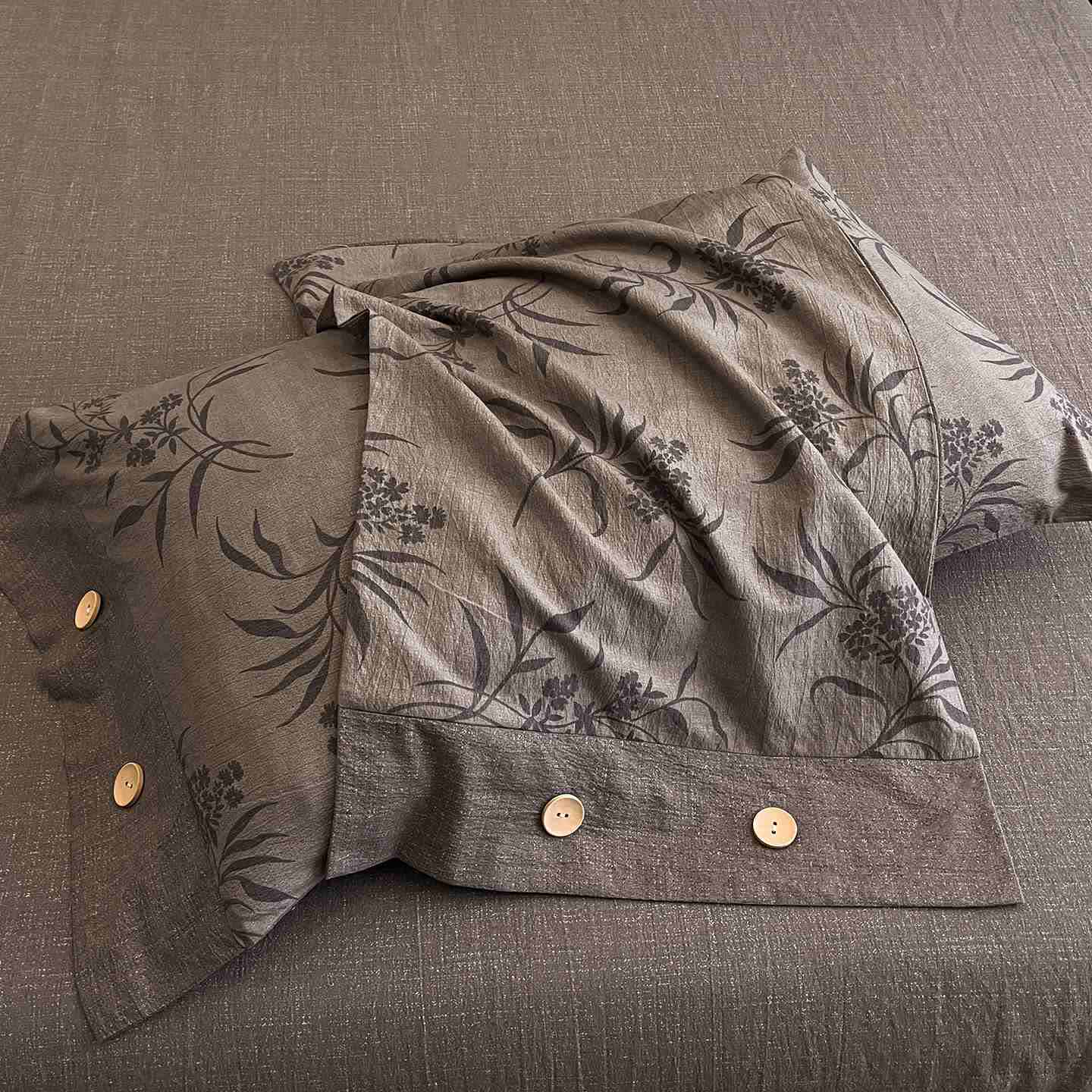 Bettwäsche-Set mit Retro-Blattmuster, Leinenknöpfen (4-teilig) - image 3