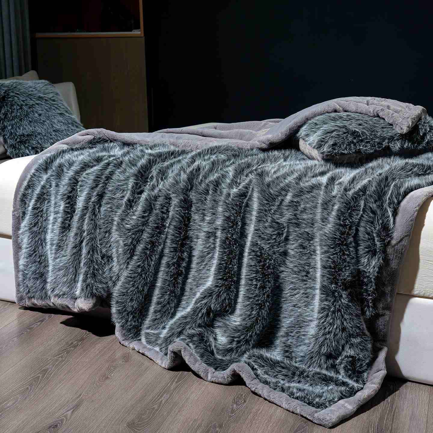 Luxuriöse Plüschdecke aus Kunstfell - Schwarz - 200cm x 230cm - image 4