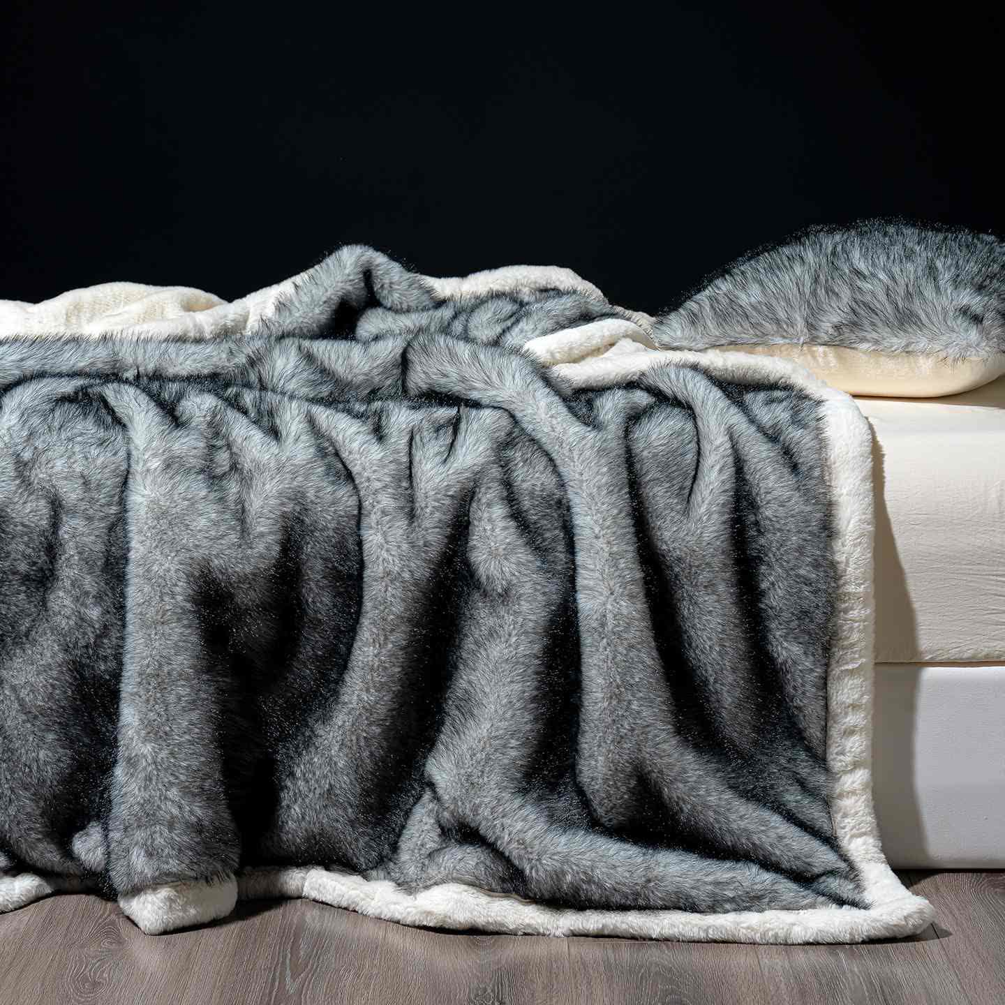Luxuriöse Plüschdecke aus Kunstfell - image 1