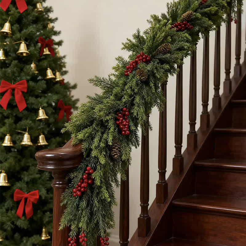 Künstliche Zedern- und Kiefernholz-Weihnachtsgirlande mit roten Beeren - image 1