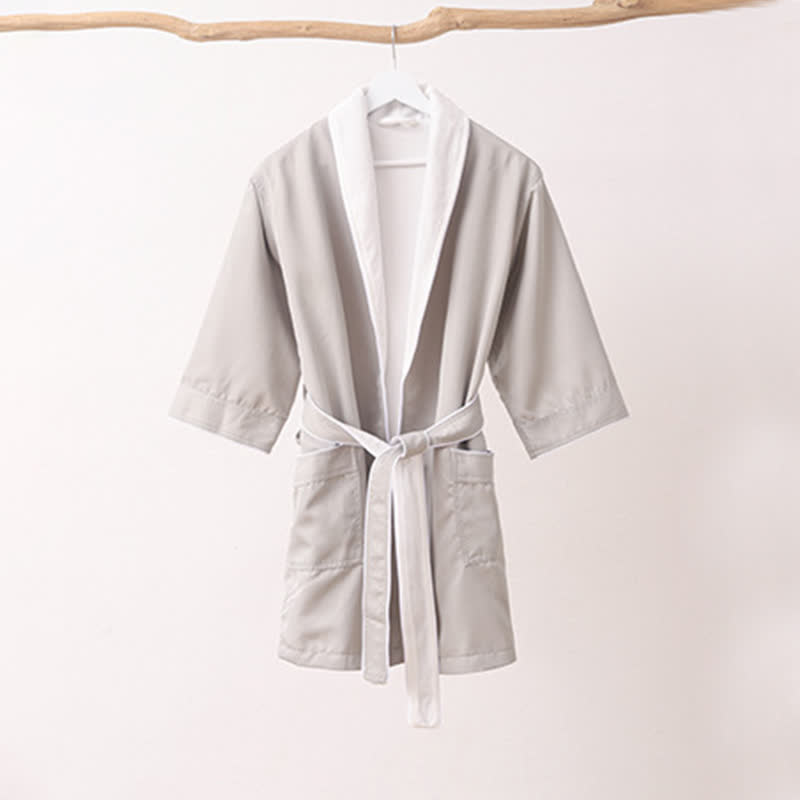 Minimalistischer, einfarbiger Kinderbademantel mit Tasche - Grau - XL - image 10