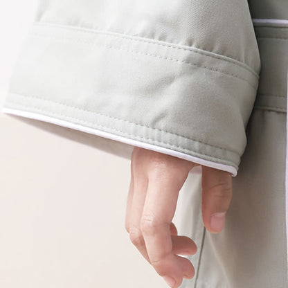 Minimalistischer, einfarbiger Kinderbademantel mit Tasche - image 9