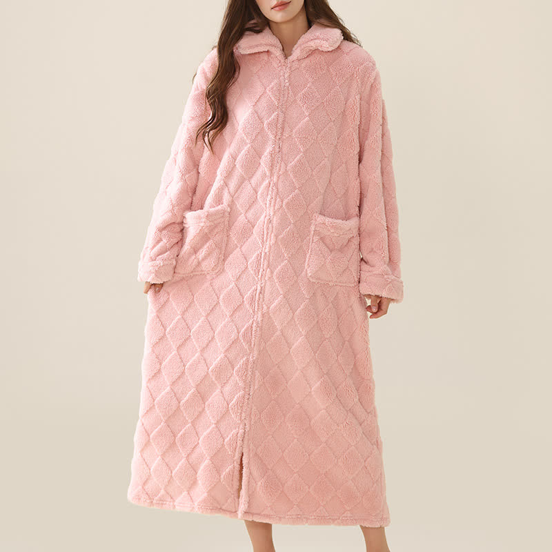 Plüschbademantel mit Diamantstruktur und Reißverschluss - image 3