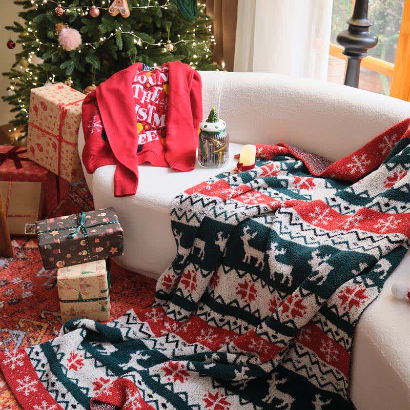 Weihnachtsdecke mit Rentiermotiv im Fair-Isle-Stil - image 4