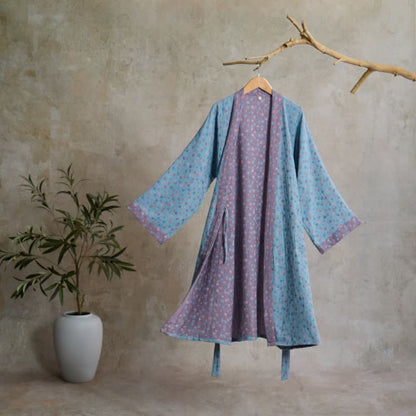 Rustikaler Kimono-Bademantel aus Baumwolle mit floralem Jacquardmuster - Blau - L - image 0