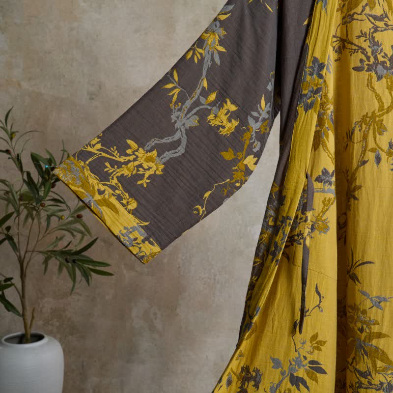 Vintage Kimono-Bademantel aus Baumwolle mit Blumenmuster und Blättern - image 3
