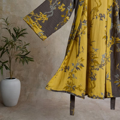 Vintage Kimono-Bademantel aus Baumwolle mit Blumenmuster und Blättern - image 4