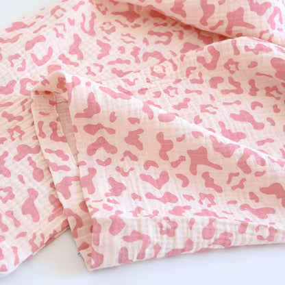Loungewear-Set aus Baumwolle mit Leopardenmuster in sanften Farbtönen - image 8