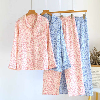 Loungewear-Set aus Baumwolle mit Leopardenmuster in sanften Farbtönen - image 0
