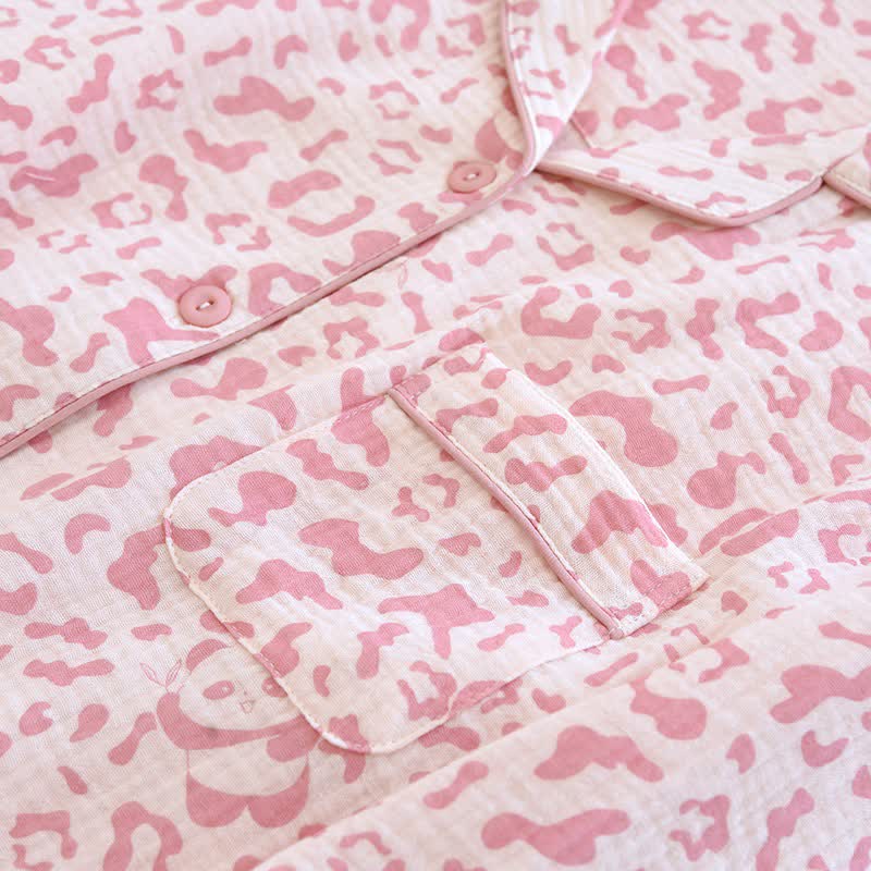 Loungewear-Set aus Baumwolle mit Leopardenmuster in sanften Farbtönen - image 4