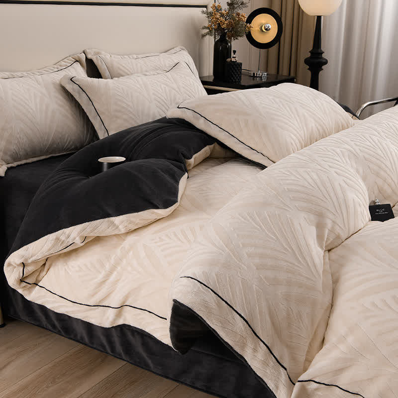 Bettwäsche-Set mit blattförmigem, strukturiertem Plüschmuster (4-teilig) - Beige - 220cm x 240cm - image 1