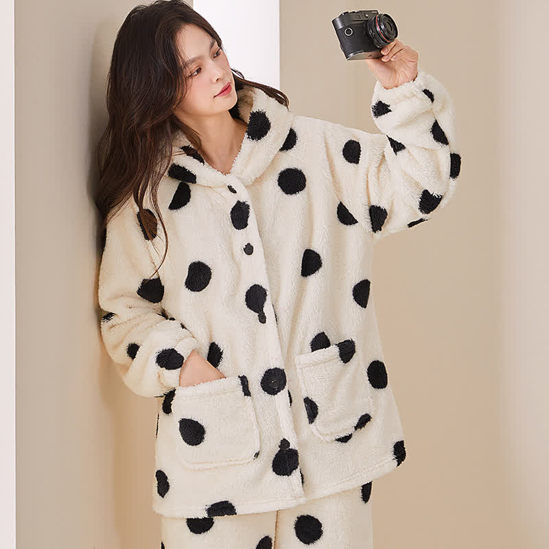 Polka Dot Kapuzen-Plüsch-Loungewear-Set - image 1