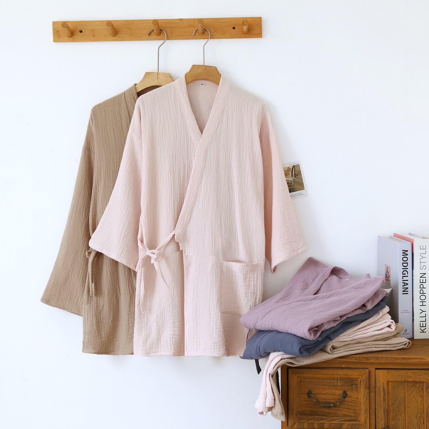 Unisex Minimalistischer Kimono aus Baumwollgaze Loungewear - image 1