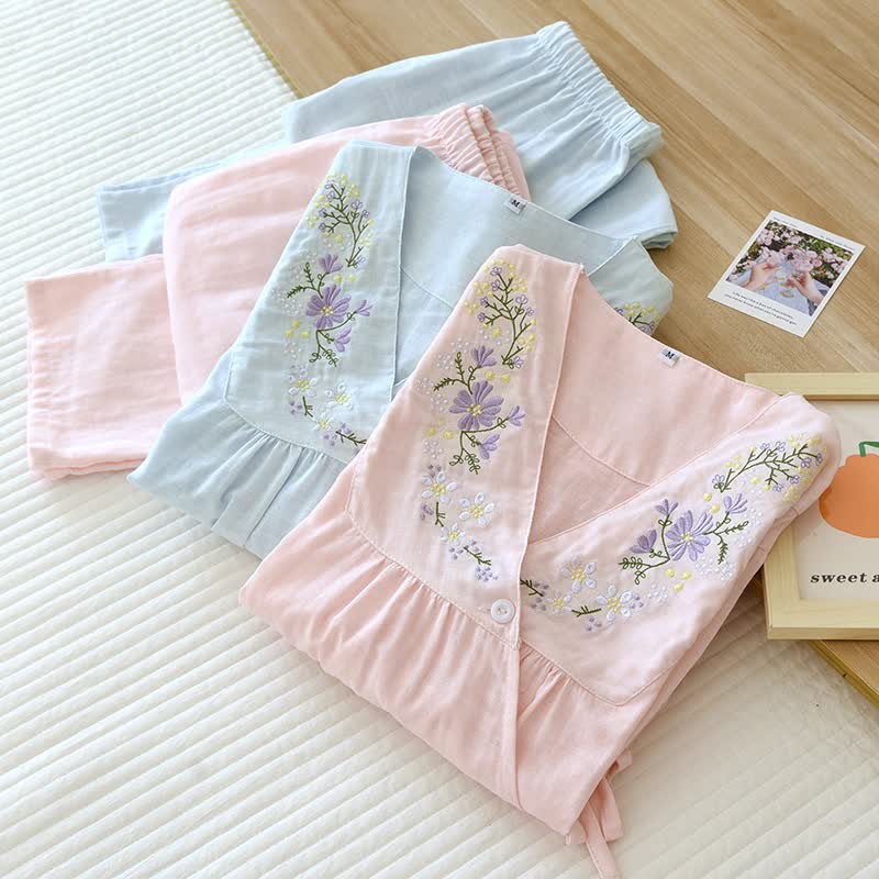 Kimono-Loungewear aus Baumwollgaze mit Blumenstickerei - image 1