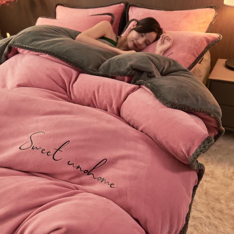 Sweet Home Bettwäsche-Set aus bedrucktem Plüsch (4-teilig) - Rosa - 220cm x 240cm - image 0