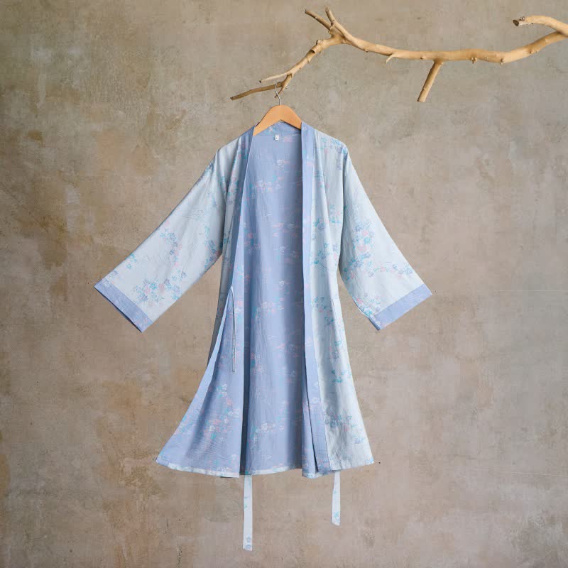 Anmutiger Kimono-Bademantel aus Baumwollgaze mit Pflaumenblütenmuster - Hellblau - L - image 6