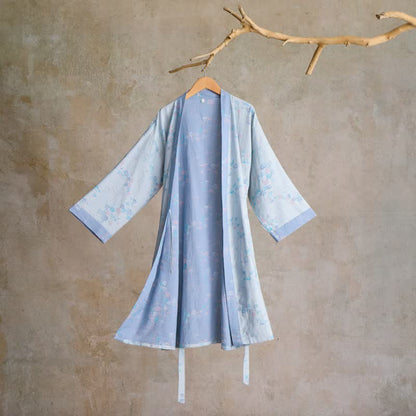 Anmutiger Kimono-Bademantel aus Baumwollgaze mit Pflaumenblütenmuster - Hellblau - L - image 6