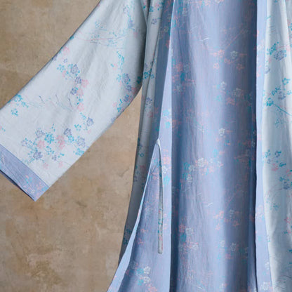 Anmutiger Kimono-Bademantel aus Baumwollgaze mit Pflaumenblütenmuster - image 10