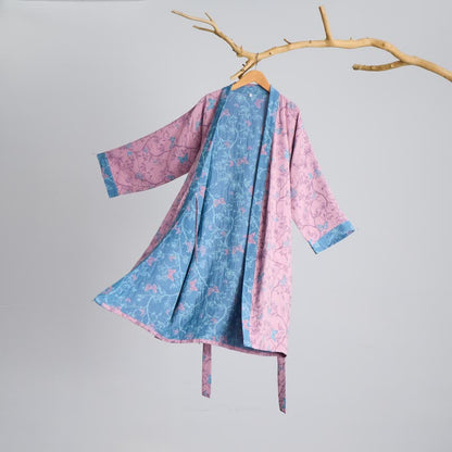 Eleganter Kimono-Bademantel aus Baumwollgaze mit Blumenmuster und Schmetterlingsmotiven - image 9