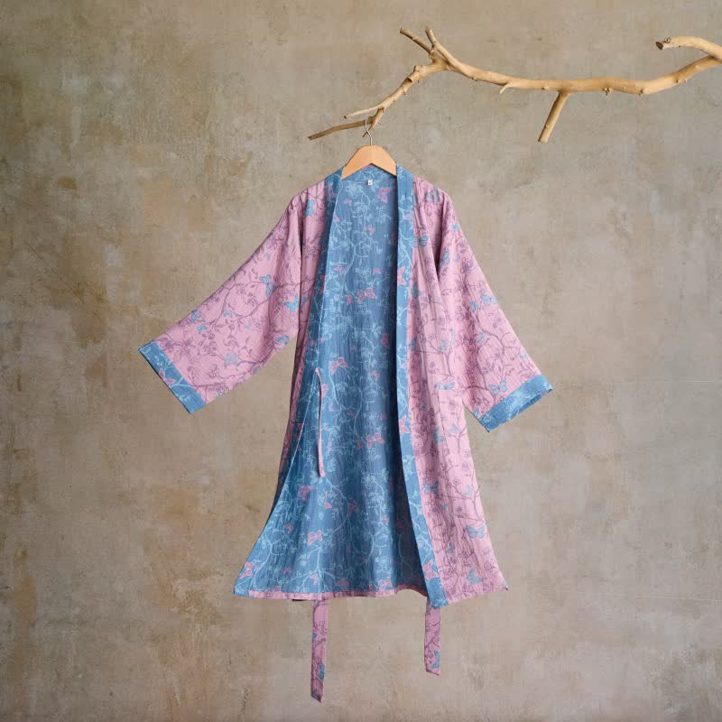 Eleganter Kimono-Bademantel aus Baumwollgaze mit Blumenmuster und Schmetterlingsmotiven - Rosa - L - image 7