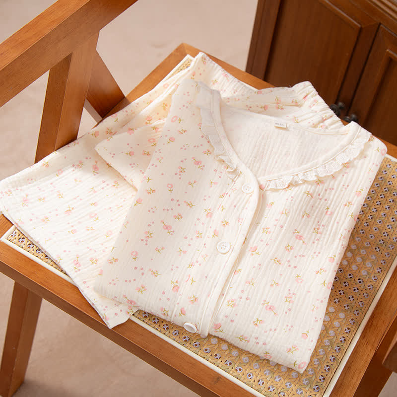 Pyjama-Set aus Baumwollgaze mit Blumenmuster und Rüschen - image 1