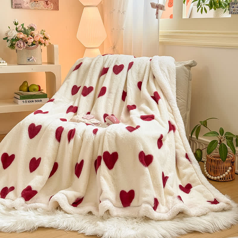 Kuscheldecke mit Herzmuster aus Fleece - image 1