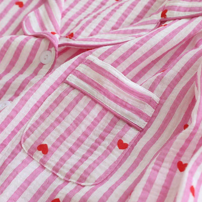 Pyjama-Set aus Baumwollgaze mit Streifen und Herzmuster - image 11