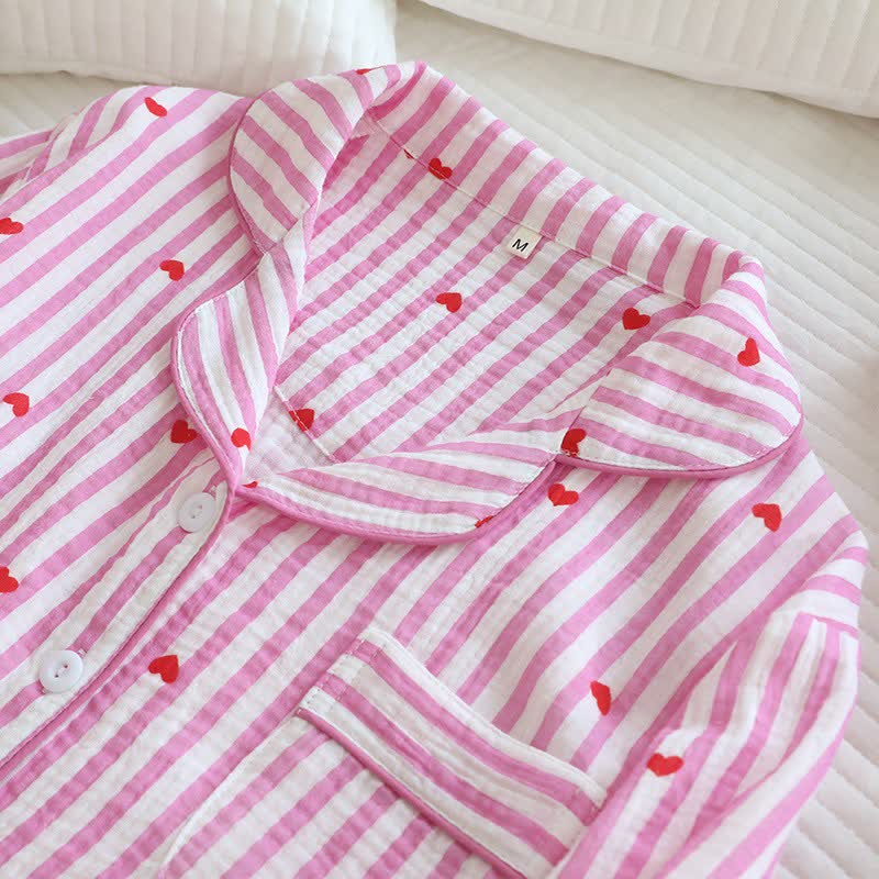 Pyjama-Set aus Baumwollgaze mit Streifen und Herzmuster - image 8