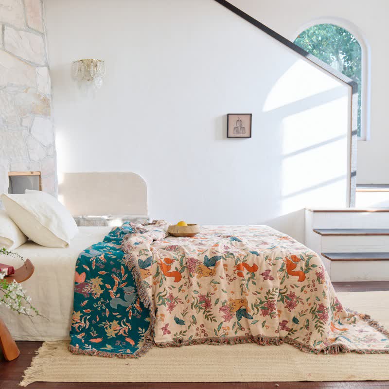 Quilt aus Baumwollgaze mit Eichhörnchen-, Schmetterlings- und Blumenmuster - image 1