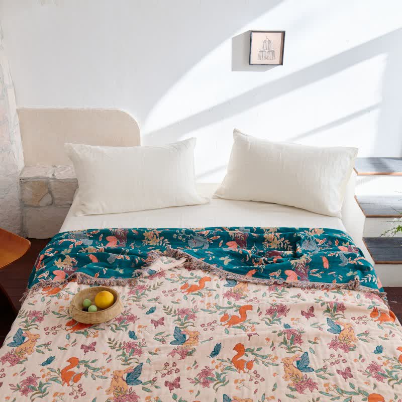Quilt aus Baumwollgaze mit Eichhörnchen-, Schmetterlings- und Blumenmuster - image 3