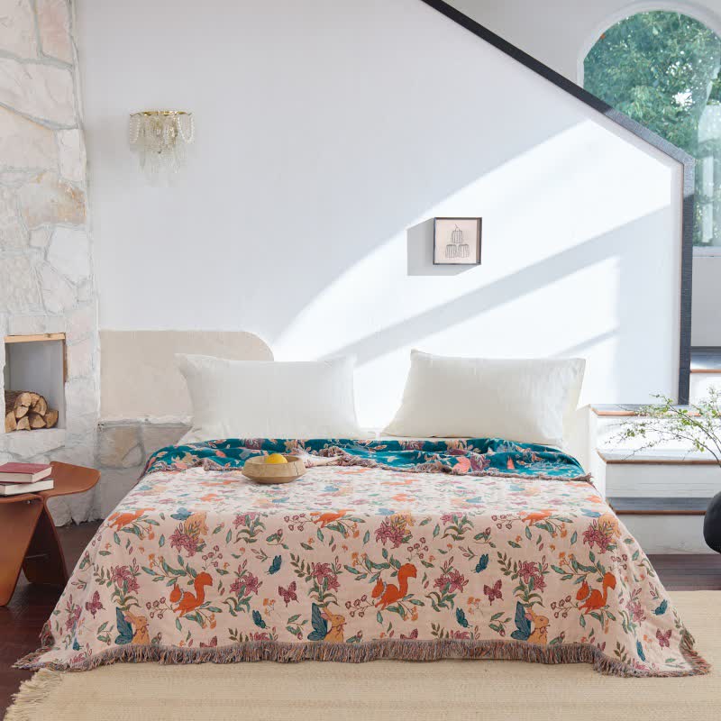 Quilt aus Baumwollgaze mit Eichhörnchen-, Schmetterlings- und Blumenmuster - image 2