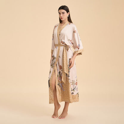 Bademantel im Kimono-Stil mit orientalischem Blumenmuster und Vogelmotiv - image 2