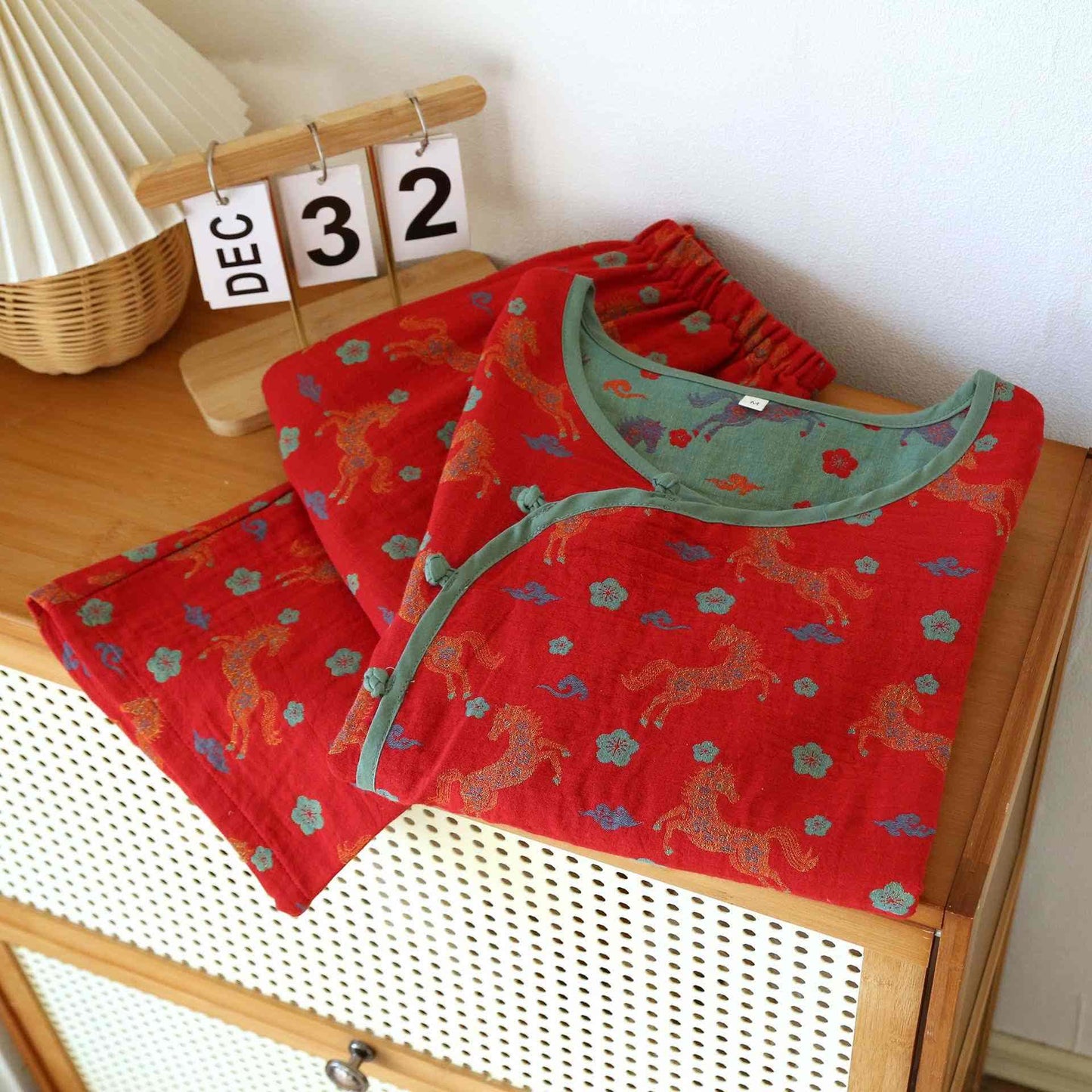 Loungewear-Set aus Baumwollgaze mit Pferdemotiv und Blumenmuster - image 1