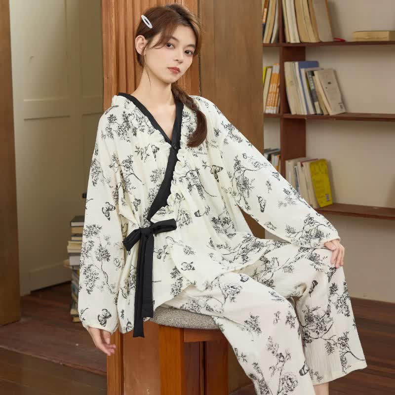 Loungewear-Set mit orientalischem Tintenmuster, floralem Schmetterlingsmotiv - image 0