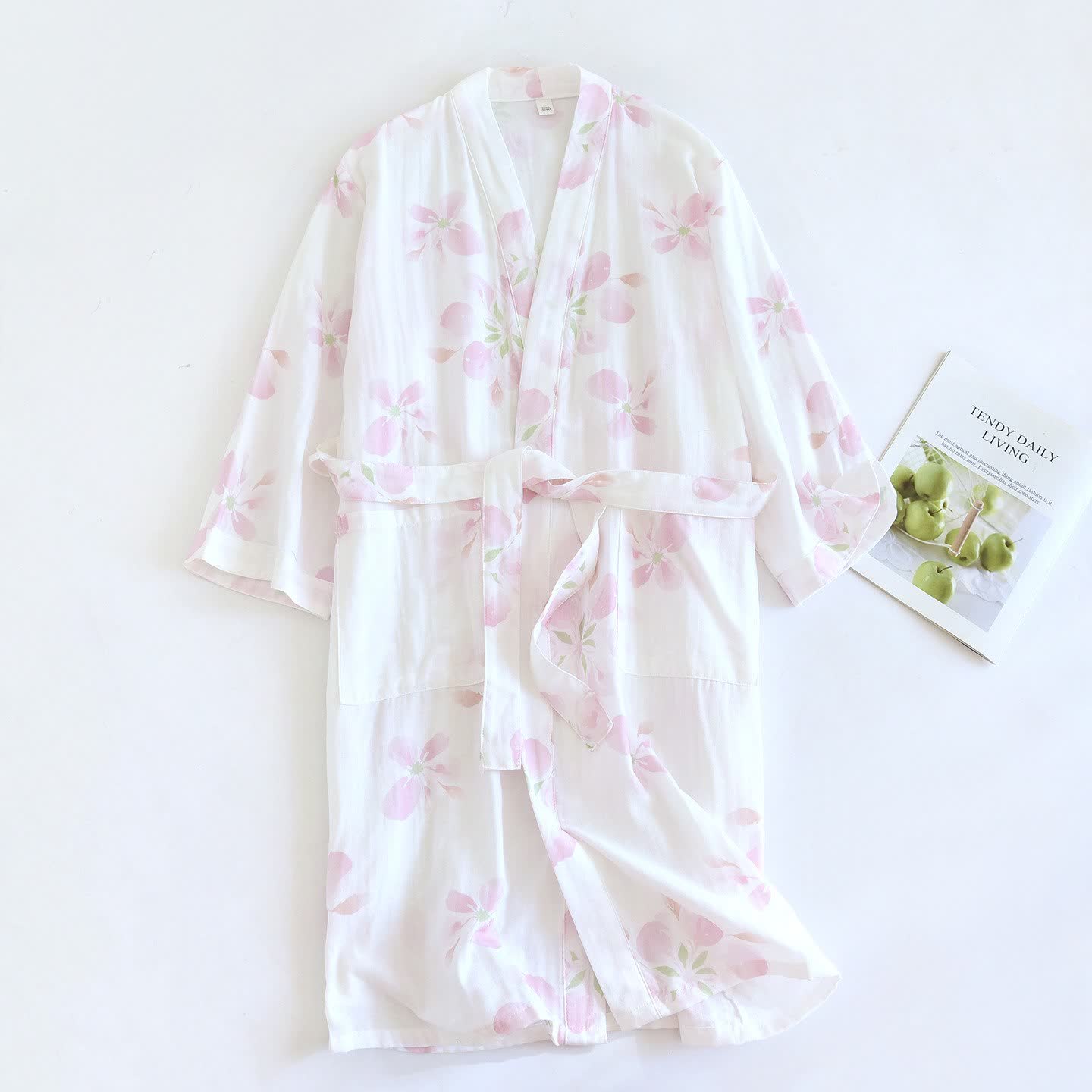 Kimono-Bademantel aus Baumwollgaze mit Kirschblütenmuster - image 3