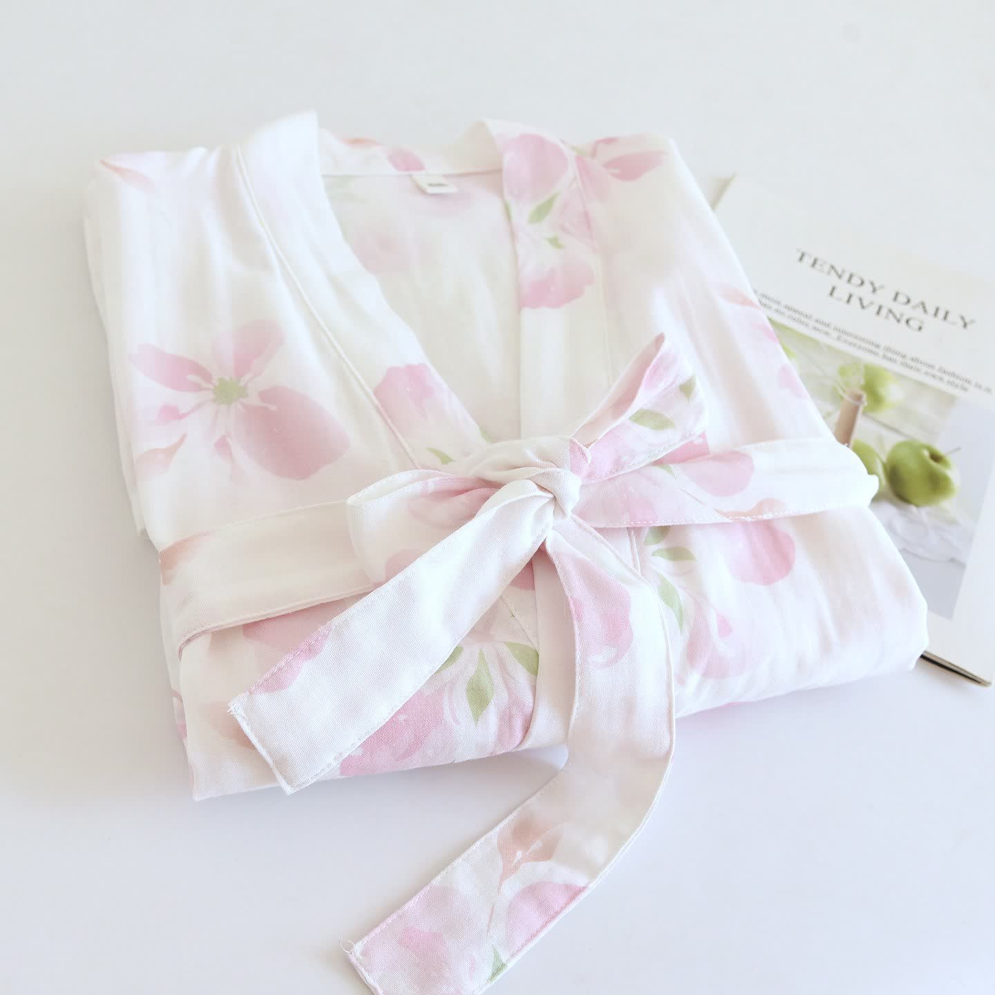 Kimono-Bademantel aus Baumwollgaze mit Kirschblütenmuster - image 1
