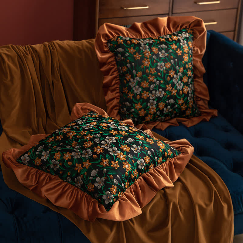 Retro-Kissen mit Blumen- und Blättermuster und Rüschen - image 1