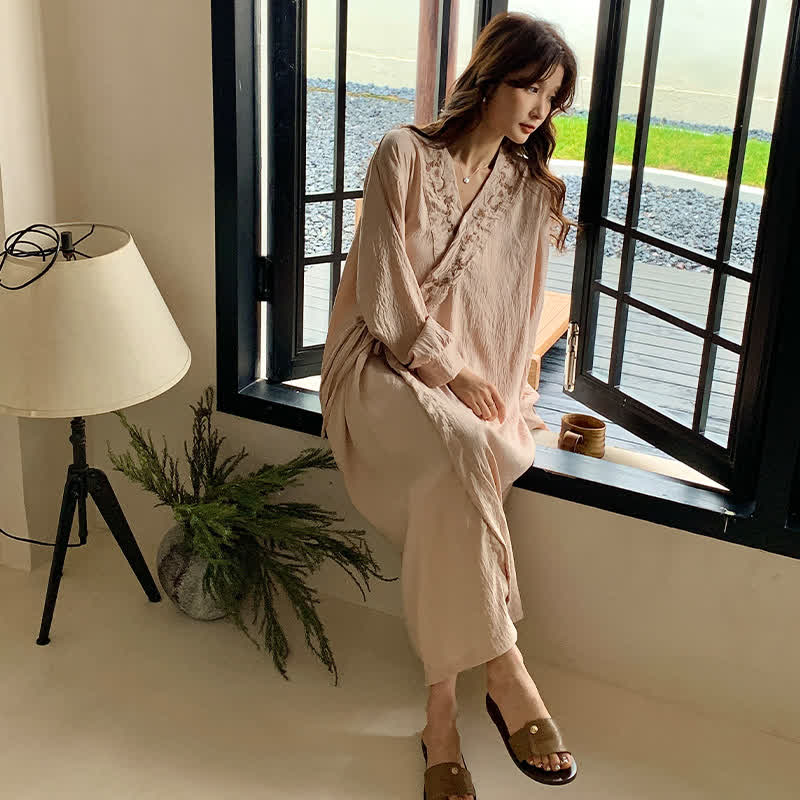 Lässiges Nachthemd im Kimono-Stil mit langen Ärmeln - image 2