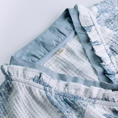 Loungewear-Set mit Rüschenkragen und Landschaftsmotiv - image 1