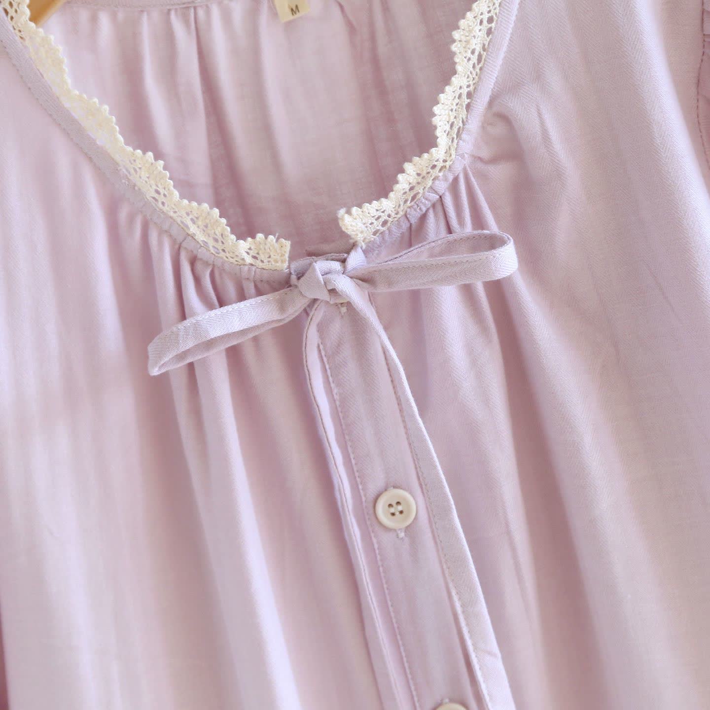 Kurzes Pyjama-Set in Unifarbe mit Spitzenbesatz - image 9