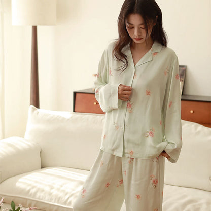 Frisches grünes Pyjama-Set mit Blumenmuster - image 2