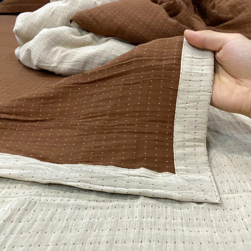 Tagesdecke aus Baumwoll-Doppelgaze mit minimalistischem Punktmuster - image 1