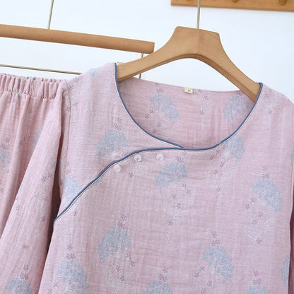 Pyjama-Set aus Baumwolle im Vintage-Stil mit dezentem Blumenmuster - image 4