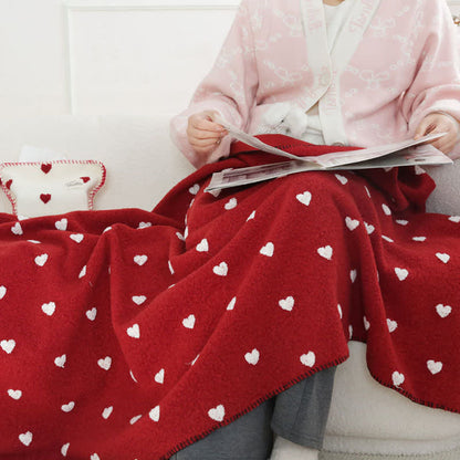 Herzförmige Kuscheldecke mit Pompons - image 11